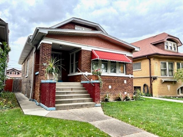 3630 N Bernard Street, Chicago, IL 60618