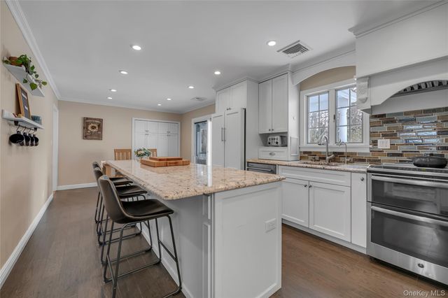 1A Orchard Farm Road, Port Washington, NY 11050