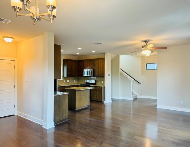 2004 Tripshaw LN 73C, Austin, TX 78741