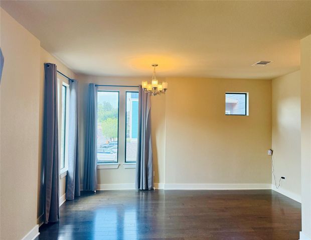 2004 Tripshaw LN 73C, Austin, TX 78741