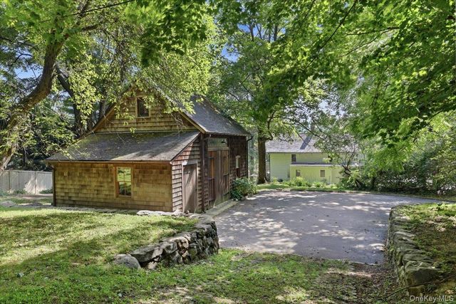 412 Succabone Road, Bedford Corners, NY 10549