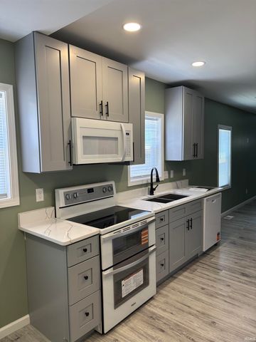 1612 S Fares Avenue, Evansville, IN 47714