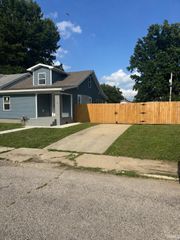 1612 S Fares Avenue, Evansville, IN 47714