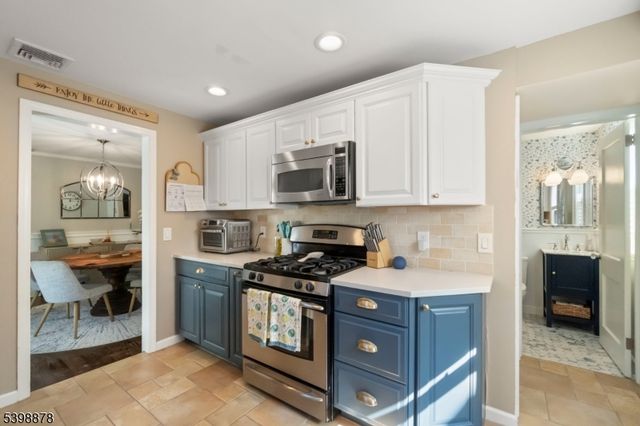 24 E Harrison Pl, Livingston Twp., NJ 07039