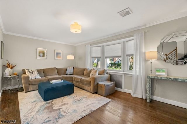 24 E Harrison Pl, Livingston Twp., NJ 07039