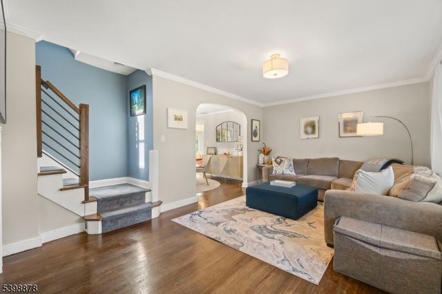 24 E Harrison Pl, Livingston Twp., NJ 07039