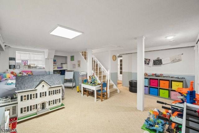 24 E Harrison Pl, Livingston Twp., NJ 07039