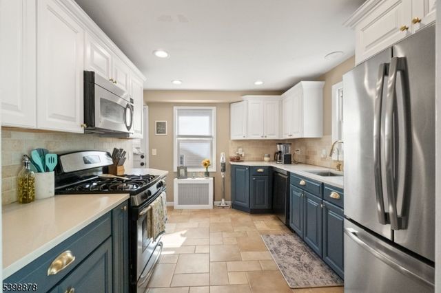 24 E Harrison Pl, Livingston Twp., NJ 07039