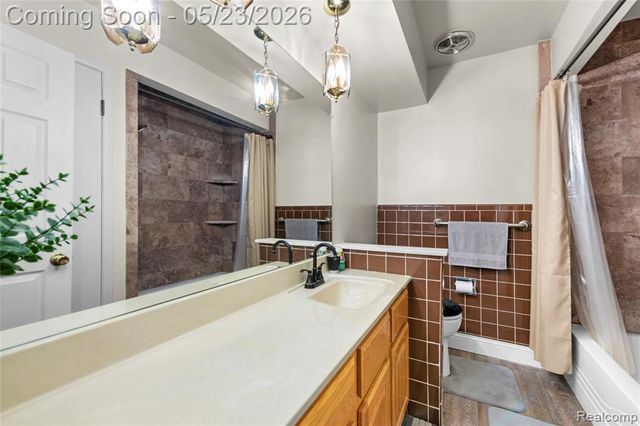 29410 Runey Drive, Warren, MI 48092