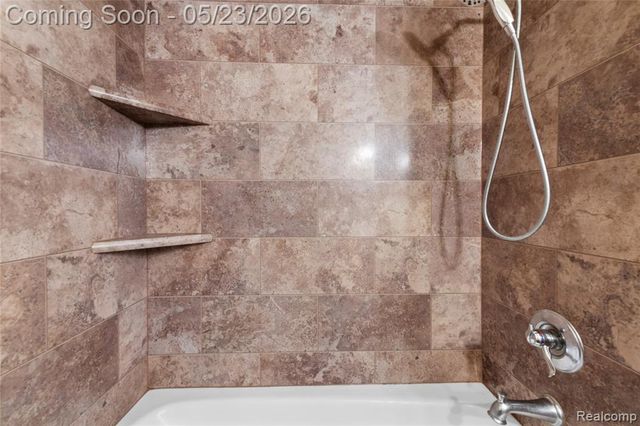 29410 Runey Drive, Warren, MI 48092