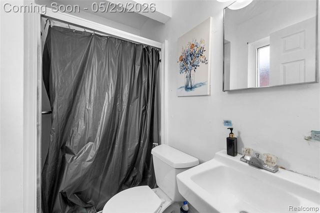 29410 Runey Drive, Warren, MI 48092