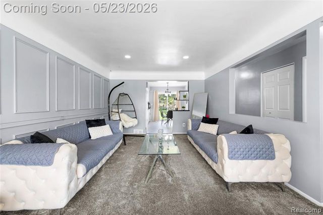 29410 Runey Drive, Warren, MI 48092
