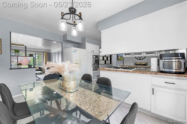 29410 Runey Drive, Warren, MI 48092