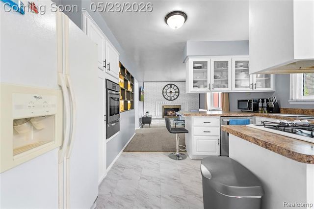 29410 Runey Drive, Warren, MI 48092