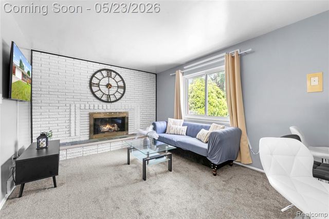 29410 Runey Drive, Warren, MI 48092