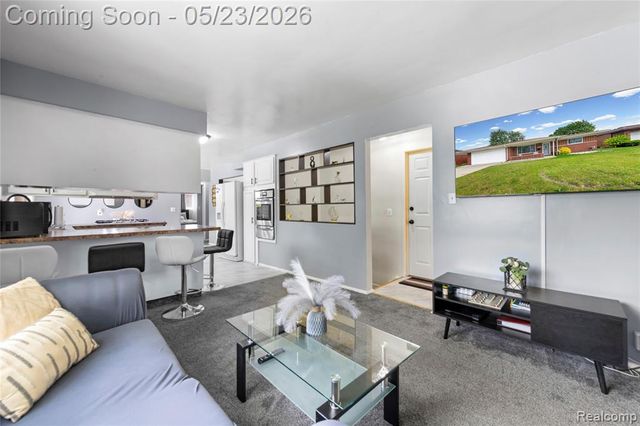 29410 Runey Drive, Warren, MI 48092
