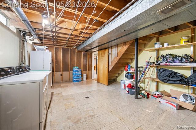 29410 Runey Drive, Warren, MI 48092