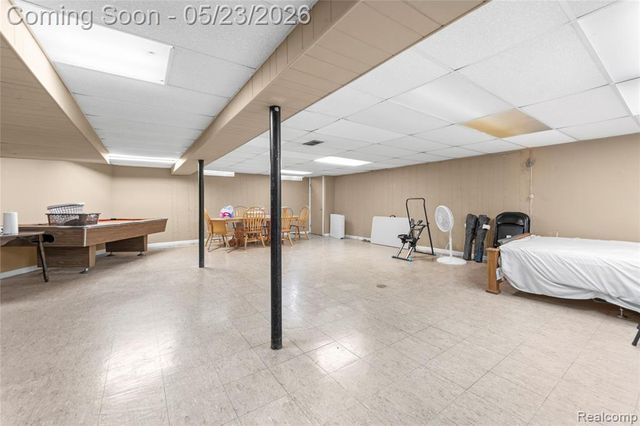 29410 Runey Drive, Warren, MI 48092