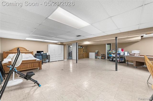 29410 Runey Drive, Warren, MI 48092