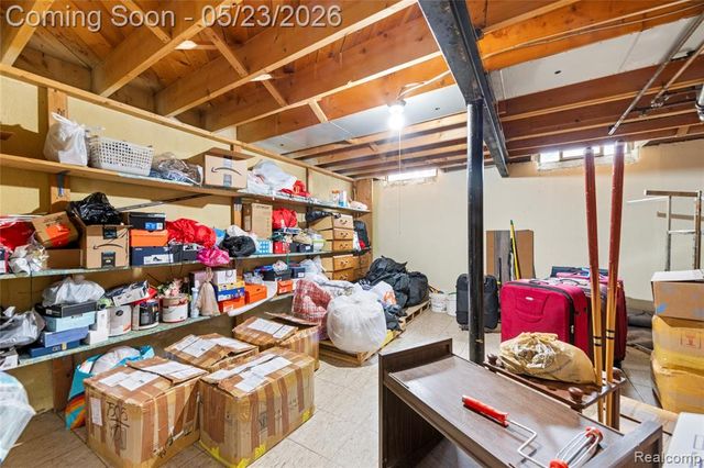 29410 Runey Drive, Warren, MI 48092