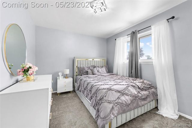 29410 Runey Drive, Warren, MI 48092