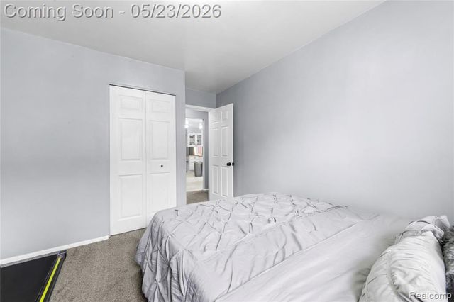 29410 Runey Drive, Warren, MI 48092