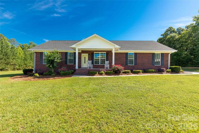 1962 Robin Drive, Lancaster, SC 29720