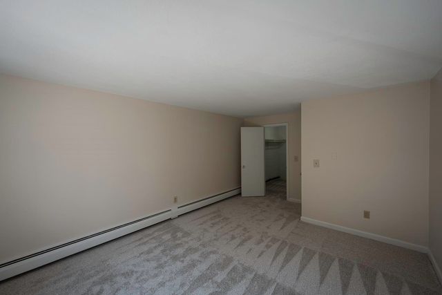 135 English Village Rd Apt 203, Manchester, NH 03102