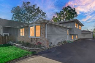 26W278 Harrison Avenue, Winfield, IL 60190