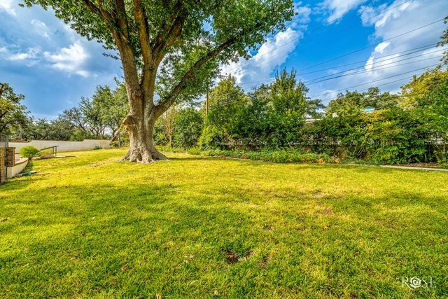 111 Manor Street, Sonora, TX 76950