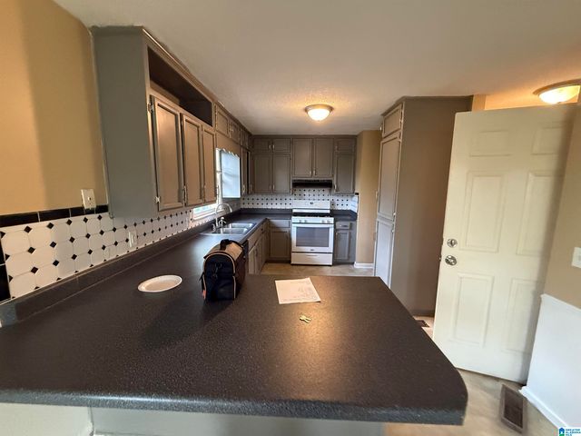 124 FOX HILL DRIVE, Center Point, AL 35215