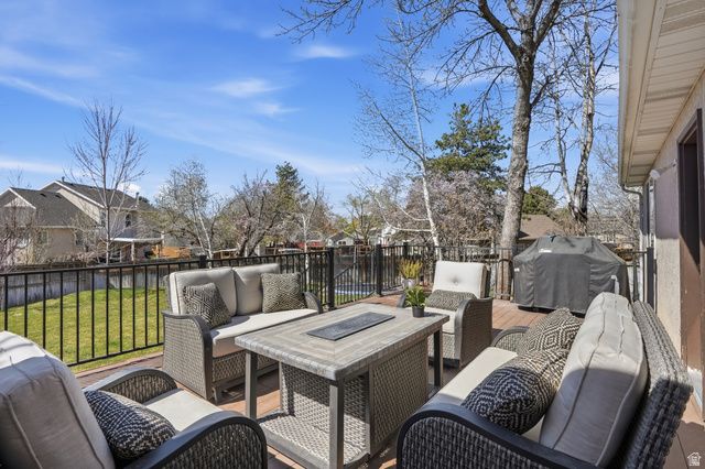 10346 S WOODGLEN CIR, Sandy, UT 84092