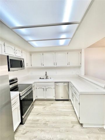 35 Cabrillo Drive, Avalon, CA 90704