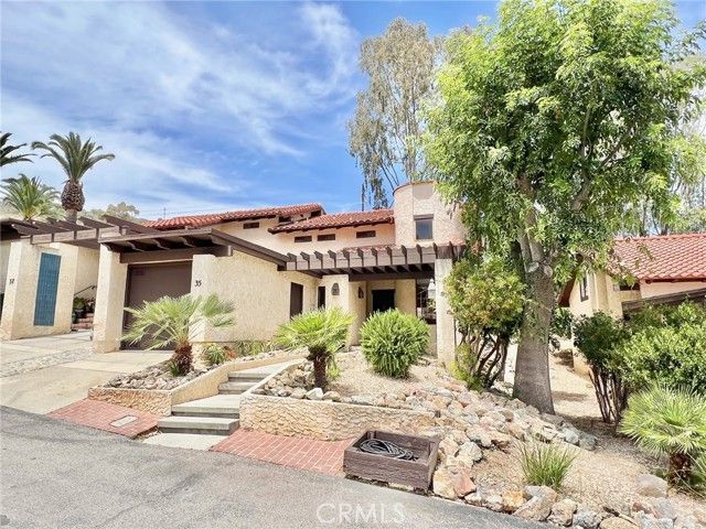 35 Cabrillo Drive, Avalon, CA 90704