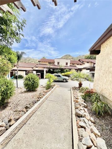 35 Cabrillo Drive, Avalon, CA 90704