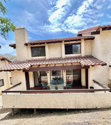 35 Cabrillo Drive, Avalon, CA 90704