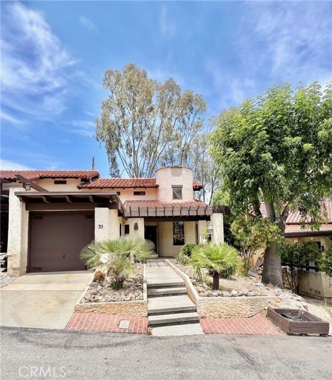 35 Cabrillo Drive, Avalon, CA 90704