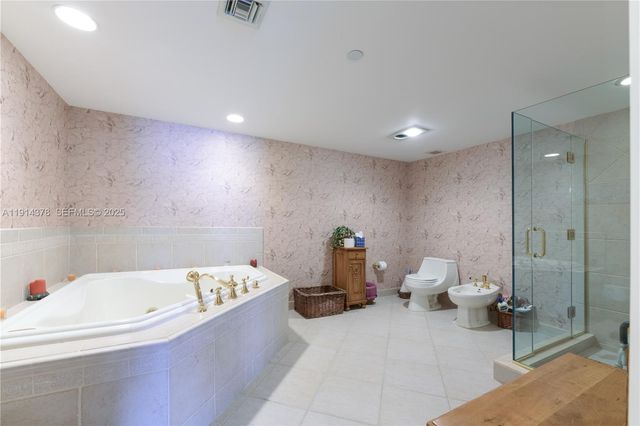 19670 Beach Road PHB3, Tequesta, FL 33469