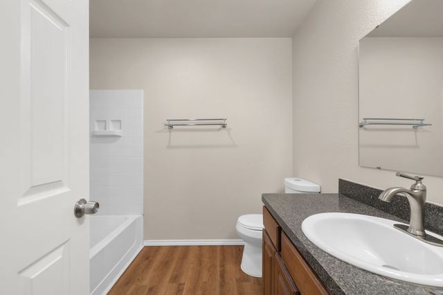 1205 E Powell Avenue, Fort Worth, TX 76104