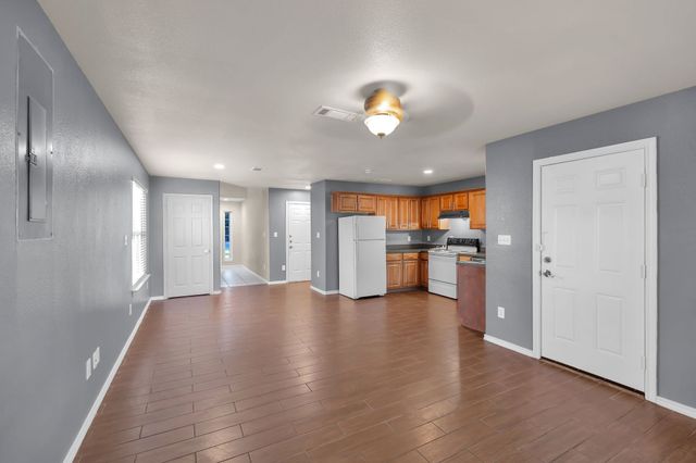 1205 E Powell Avenue, Fort Worth, TX 76104