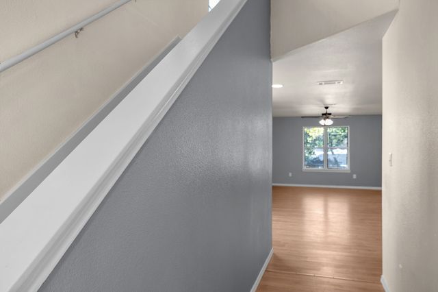 1205 E Powell Avenue, Fort Worth, TX 76104