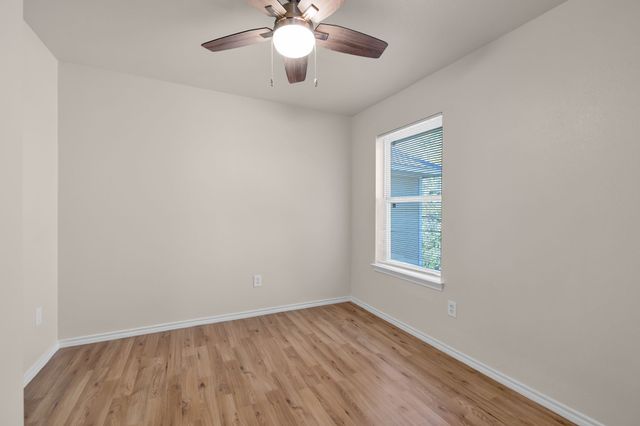 1205 E Powell Avenue, Fort Worth, TX 76104