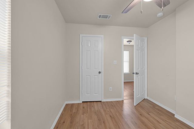 1205 E Powell Avenue, Fort Worth, TX 76104