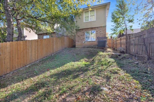 1205 E Powell Avenue, Fort Worth, TX 76104