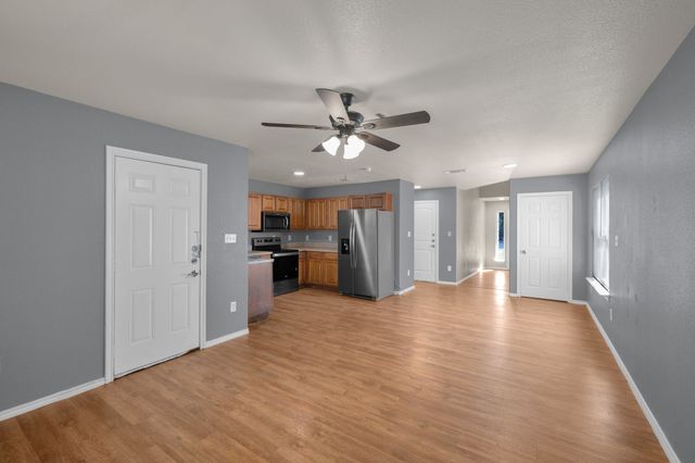 1205 E Powell Avenue, Fort Worth, TX 76104