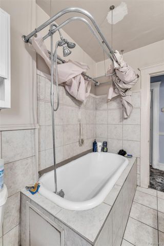 3521 Harding Street, Detroit, MI 48214