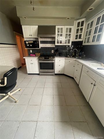 3521 Harding Street, Detroit, MI 48214