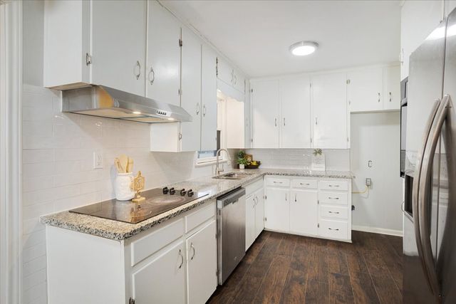1721 Ridgewood Road, Denison, TX 75020