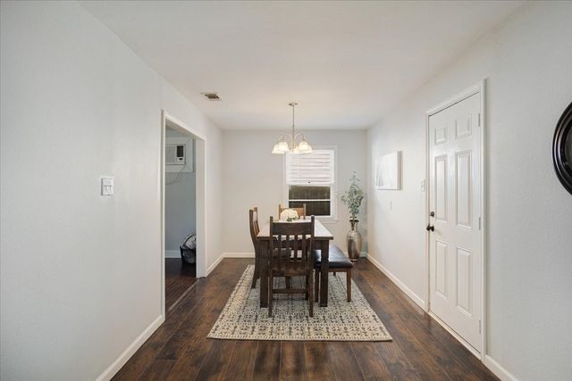 1721 Ridgewood Road, Denison, TX 75020