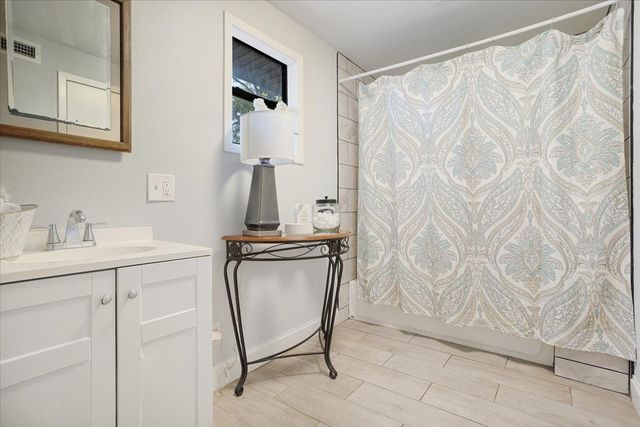 1721 Ridgewood Road, Denison, TX 75020
